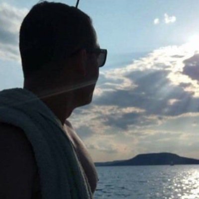 Andrew055587552's profile picture. 