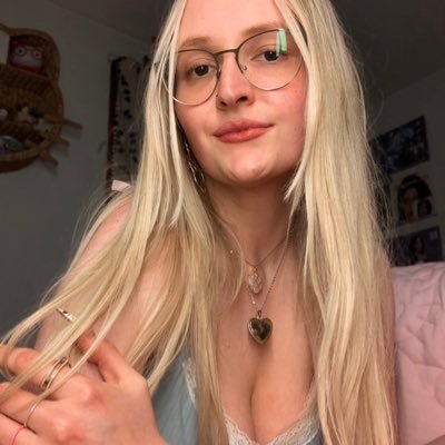 taylor swift + chase atlantic ┊ kras follows ♡ ┊ #1 multi fangirl ┊ gracie, mads, olivia, sab ┊ tours: red, 1989, eras nola n3, cold nights, c4, tsou, EVOLution