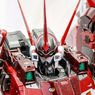 高額ロボット玩具と特撮とアニメ好き男。
好きな台詞は「礎を打つこと千遍、自ずとその身に真技が備わる」。
