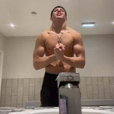 | Straight | 6”3ft | Approach Correctly |💰Tribute me | MMA/Kickboxer 🥊 | Custom Content | my payment Link Here https://t.co/Uh0iD1XhEg |