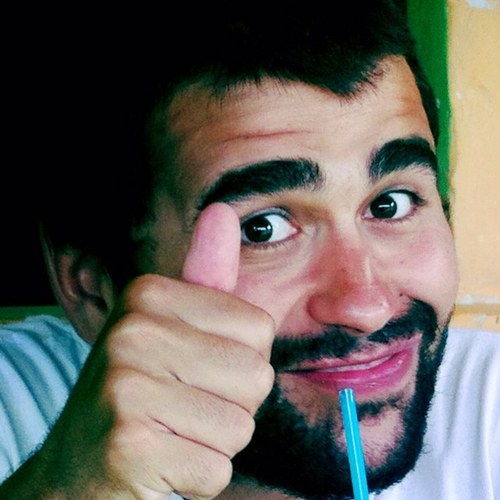 Creativo publicitario. Cortometrajista. Escritor de cosas. Guapo a rabiar. Mediapunta. Trampero de Connecticut. Ahora con el podcast