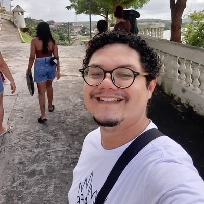 Cezarsezar's profile picture. Professor e sofredor