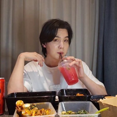 • ‘94 • ot7 • yoonminkook bias (ult yoongi) • bts ateez shinee svt twice •