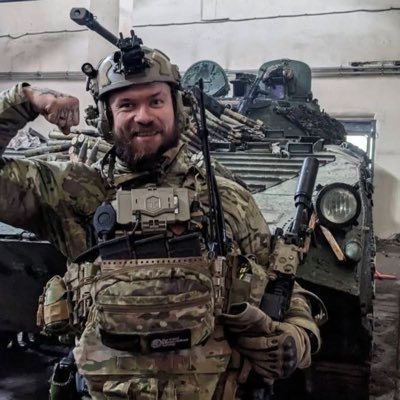 Війна не вирішує, хто правий, а лише те, що залишилося. Я слідкую за втраченим старим акаунтом.
