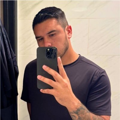 k0ncept's profile picture. swe // meme specialist