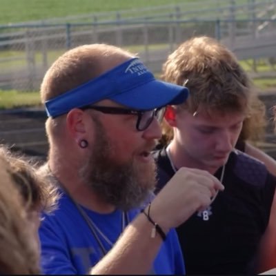 Human dad of 2. Dog dad of 3. Head FB coach of the Frankfort Hot Dogs. Proud brother of Brian Kinzie (1972-2014) {Pslm 61:1-2} #FlexboneNation #FeedTheCats