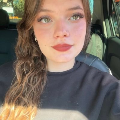 iastonholi's profile picture. i'm just a girl, standing in front of a boy, asking him to love her.