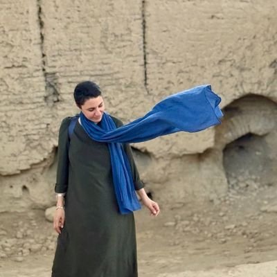 میروم اما نمی پرسم ز خویش
ره کجا
منزل کجا
مقصود چیست