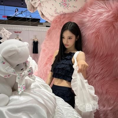 la vie en rose
🎠🩰🪡🧁🎐🪩❄️