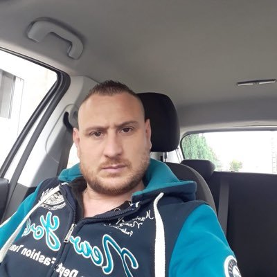 Professeur de droit économique et eco gestion En marche dans la résistance contre l’envahisseur mes tweets n’engagent que moi allez les gones !!!! #NousSachons