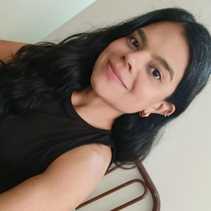 AndreinaQuiG's profile picture. Short and bubbly.