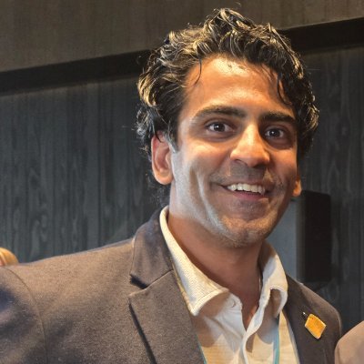 Author: https://t.co/1eZ4TFHfMB
speaker, writer,comedian, martial artist,and living life of many other archetypes. @Kwadhwan
