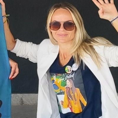 Luciana_Valiati's profile picture. Brasileira. Enamorada de la Luna de América,
𝔸𝕟𝕒 𝔾𝕒𝕓𝕣𝕚𝕖𝕝♥️🇧🇷🏳️‍🌈