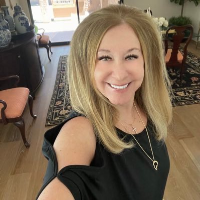 Keyholder-The Door Openers, connector, positive @kevincorke, @papitrumpo @buzzpatterson @gunthereagleman @hunter_eagleman @HarmeetKDhillon @juanitabroaddrick