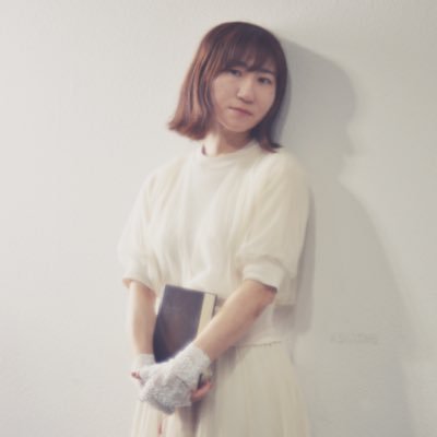 いろいろな経歴を持つモノ書きです/いいもの紹介/一緒に森羅万象を体験しましょう/モーツァルトの手紙(脳内)紹介(アメブロ↓)/タロット/哲学卒/欲しいものは爵位です/note連載コラム 芸術に野生を取り戻す、内なる旅のマガジン https://t.co/1auEcZksMd