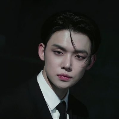 𝑷𝑨𝑹𝑶𝑫𝒀 | Xanadu fades as aether calls, Among labyrinths of lucid longing and vanishing light —— Written by XY