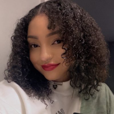 aspiring mystery novelist 🪶┊poetess ♡┊have a look-see at some of my writing: https://t.co/z0U0hOWavr ◡̈ ┊cr: the westing game┊📚: 08/25