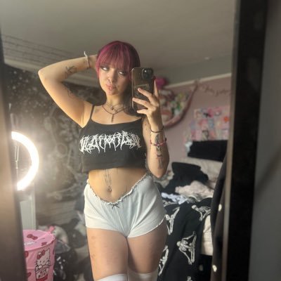 i'm bored and my dm's are opennnn