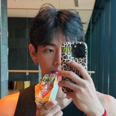 panmilee_'s profile picture. solo existo 🖤 recuerden cada día es más bonito porque tú te levantas y continuas avanzando ✨