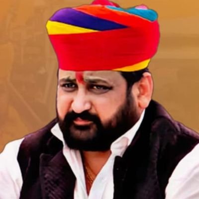 Abhaythakur0380's profile picture. क्षत्रिय धर्म युगे: युगे: ⚔️🚩
⚔️जय राजपूताना⚔️
⚔️जय राजपूताना⚔️
⚔️🚩क्षत्रिय हूं, झुकना सीखा नहीं🚩⚔️
⚔️🤟🚩🙏धर्म, समाज और स्वाभिमान सर्वोपरि🚩🙏🤟⚔️