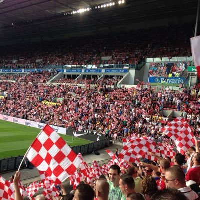 BombArieNL's profile picture. Liefde voor PSV, speciaal bier en barbecue.