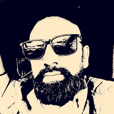 ڈھونڈتا پھرتا ہوں میں اقبالؔ اپنے آپ کو !
آپ ہی گویا مسافر آپ ہی منزل ہوں میں
#درویش_وطنی