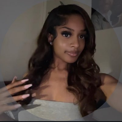 DeluxSkyy's profile picture. I enjoy my solitude 🏹