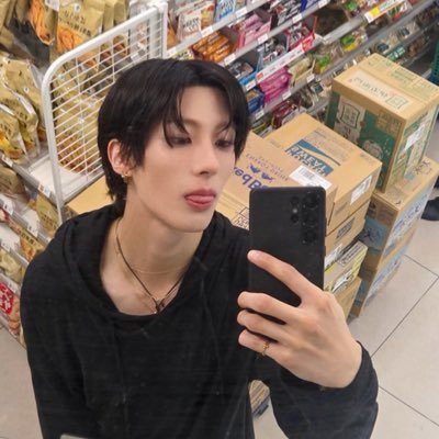 she/her 🧸 XNGHAN SVT ULT RIIZE WILL CONTINUE TO RISE 🦕‼️ SAW RIIZE #1 EMBER TO SOLAR BAD INFLUENCE STAN