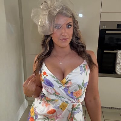 I like to rant a lot and stream sometimes || Business Enquiries: domineeektwitch@outlook.com || https://t.co/zhGucV8GpV Links for all socials ↓↓