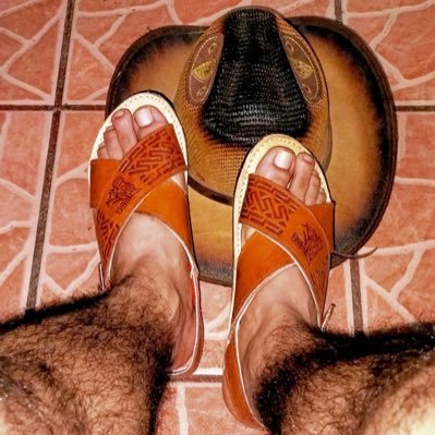 Contenido 🔞 Solo Adultos 🔥 Morboso 🤤 Cabron😈 Fetiches Full 😎 Huaraches y BotasDeHule Uff 😤 denle al morbo