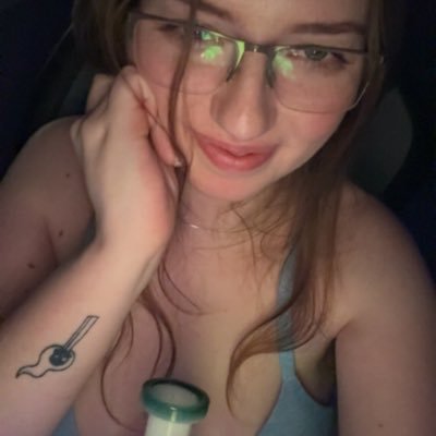 18+ | 20 | Stoner 🍃 | I only get notifs from CashApp: $QuirkyR 💸 | OF ⭐️