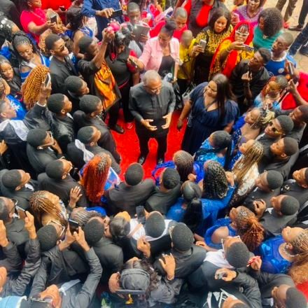 Packed on the streets to sightsee | Tech | Politics | Science | Biz
