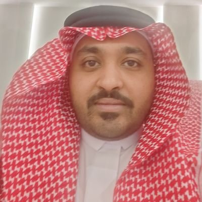 اياد كمال يوسف سمكري،متخرج من جامعة ام القرى، قسم الاعلام تخصص علاقات عامة،(مديرٌ إدارة البرامج بشركة الماسة الحديثة سابقا)