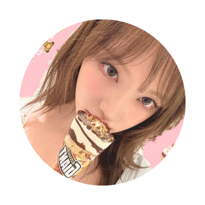 envelopve's profile picture. Art of Poem (..) 𝐷𝑎𝑚𝑠𝑒𝑙-𝑡𝘩’ ⑅ 🕯️ ò coquettish amity landing her very own dazzling smile beneath scintilla. 𐀶