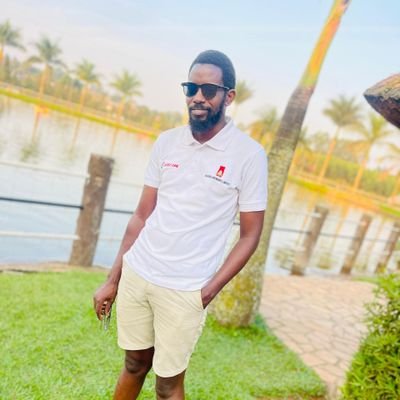 nickycl's profile picture. Senior Assistant Technician @MakCoCIS Think | Create | Survive