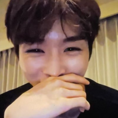 whydougottaeat's profile picture. 