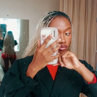 Cat mom🐈⬛|Feminist♀️|Creative🌺|
I love my man 👩🏾❤️💋👨🏾