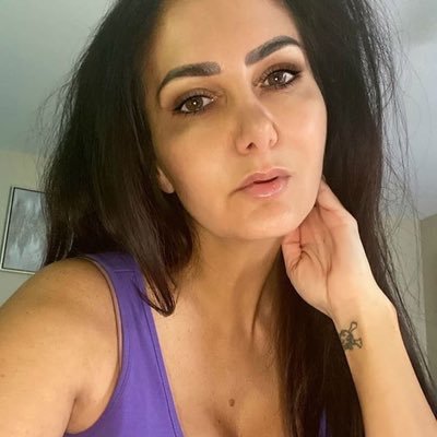 beth25594's profile picture. Caring and don’t lie