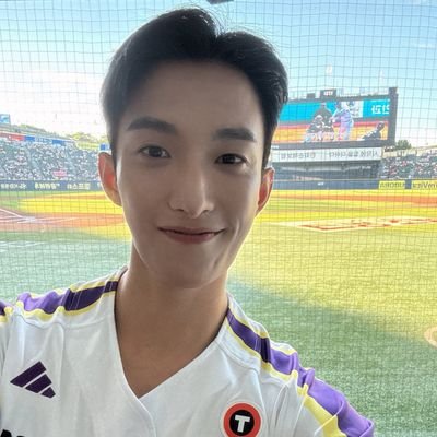 - fan account for @pledis_17 #세븐틴
my love: #도겸 but ot13 stan | INTP girl. Back up acc : @lanielanieeee