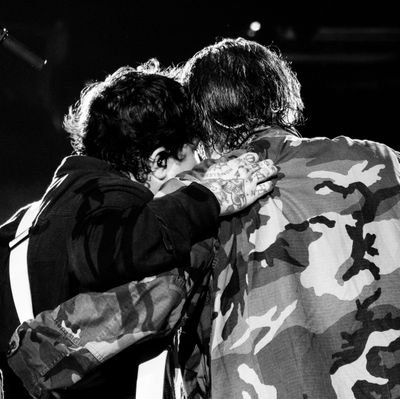 your daily dose of #frerard 🖤 submissions open ✉️ i post once/twice a day! — @diedpretty