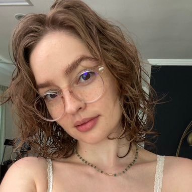 je me présente Juju, entrain de découvrir ici spécialement pour des nouvelles rencontres plans culs sans tabou 🤩 suis ouverte aussi pour des nudes payant 🤩
