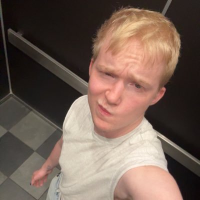 20 | He/Him | TNx2 | A mess of a dreamer with the nerve to adore you