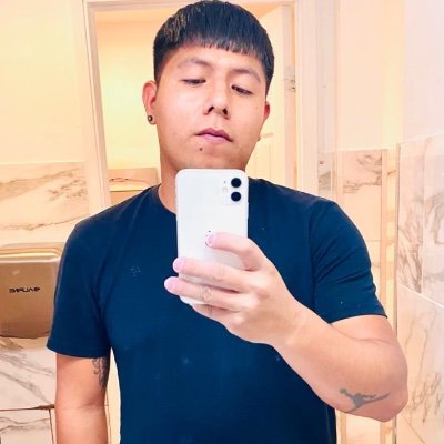 OscarMende17810's profile picture. 