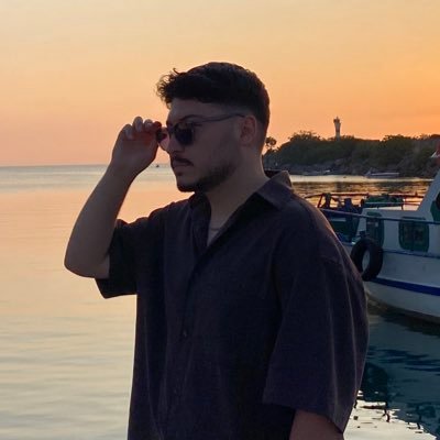 caus3less's profile picture. Chemist