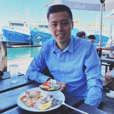 jinlong411's profile picture. 飛翔的願望是我們的祖先留給我們的，他們羨慕地看著鳥兒在太空中自由翱翔