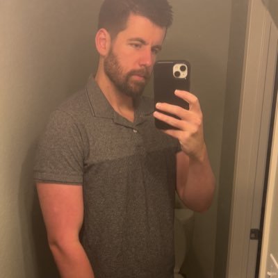 TX - Data Engineer - 6’5” - Taken (he likes to watch). #blacklivesmatter (he/him)