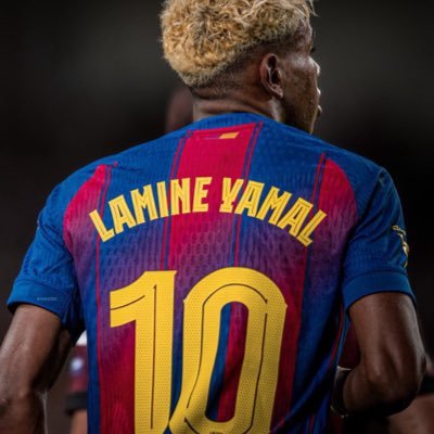 - DEV WEB - -SCIENCE DES DONNEES || IIA || UIDT - - @FCBarcelona - - Je nettoie des données plus souvent que ma chambre 📊👨🏾💻❤️-