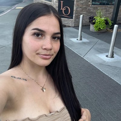 nothing too special about me .. just trying to me the real me ā¦. hope to find some real good people around me.. love ššis real and hope to find one soonā¦