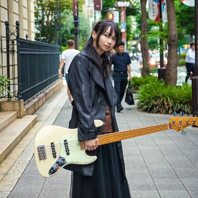 EMILY @EMILY__band ベース / DJ(ボカロ・ジャニーズ・アニソン) / 北堀江club vijonバーカン / サポート依頼受付中!DMお待ちしてます!サポート→ex天上天下 etc. / 各種SNSは下のURLから! / 転スラ・魔法科大好き!!