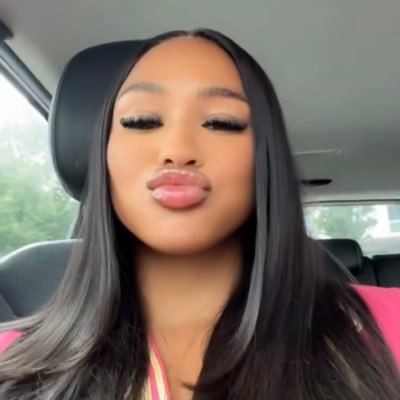 avgiieee's profile picture. NewPage